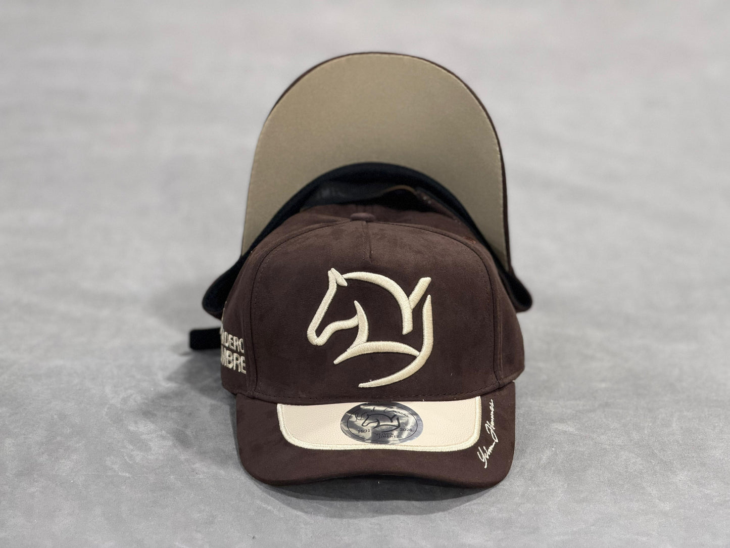 Gorra Yeison Jimenez Visera Premium